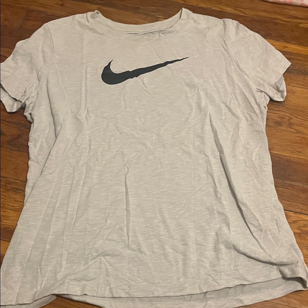 Nike Light Gray Short Sleeve Tee